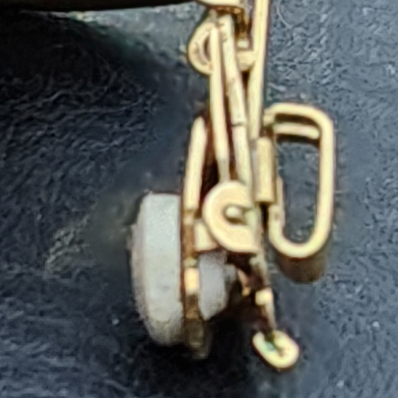 Vintage Butler Clip-on Earrings - Picture 6 of 13